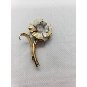 Vintage White Enamel  Gold Tone Flower with Yellow and Gold Brooch Pin